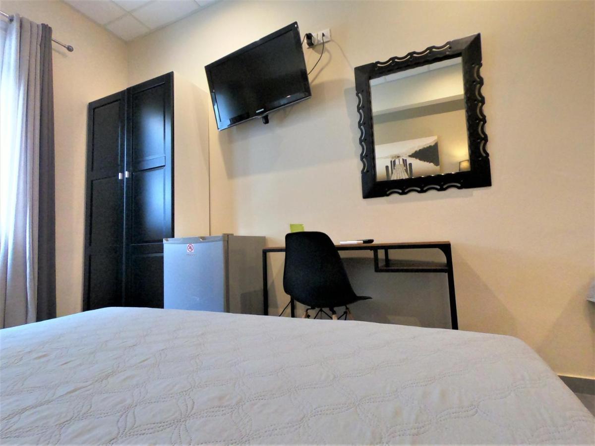 Achillion Hotel פיראוס מראה חיצוני תמונה