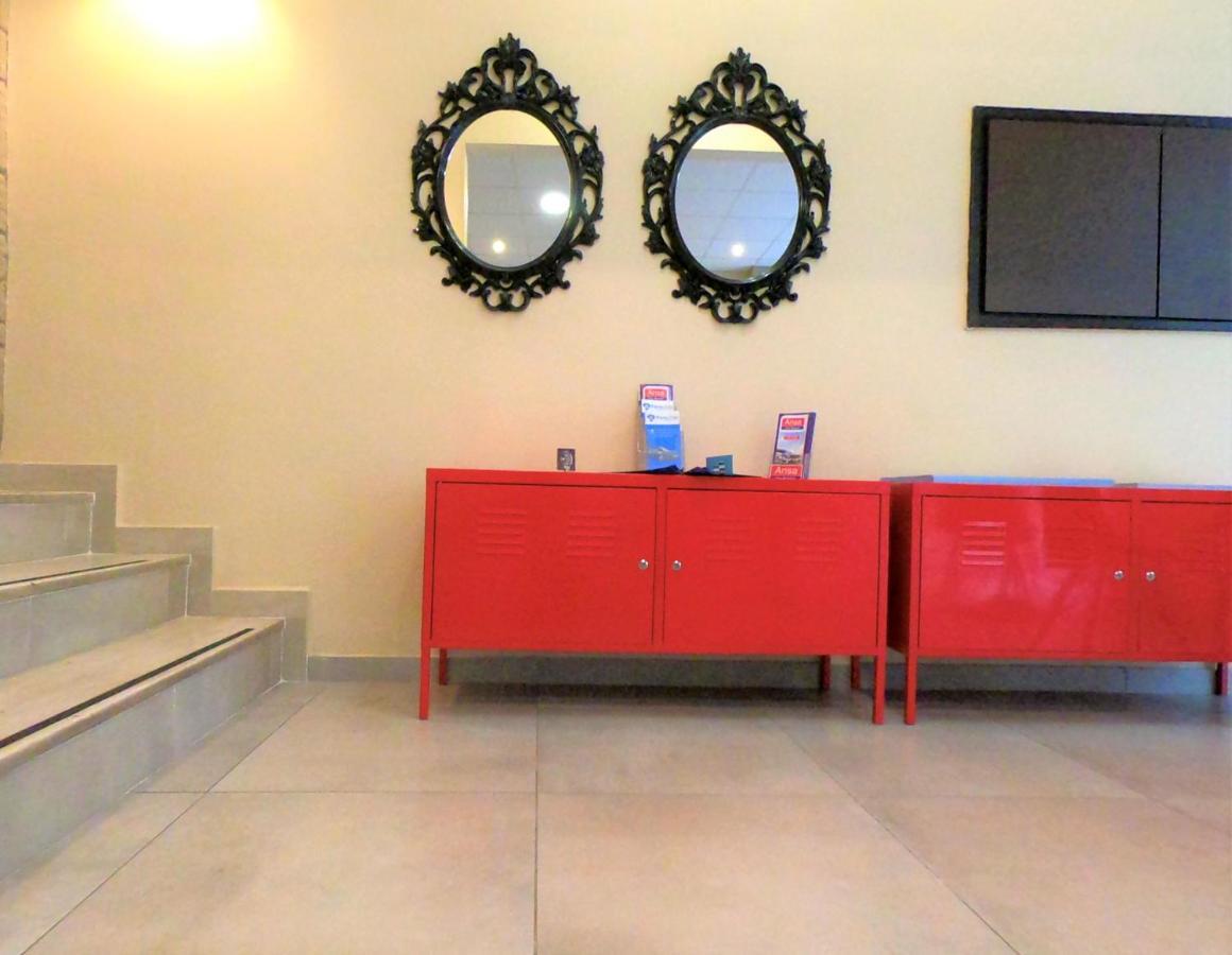Achillion Hotel פיראוס מראה חיצוני תמונה