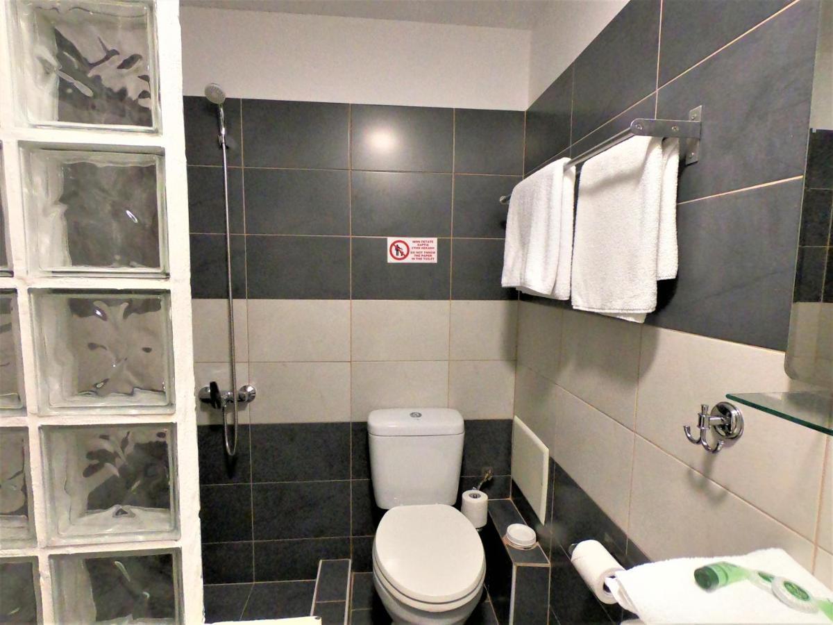 Achillion Hotel פיראוס מראה חיצוני תמונה