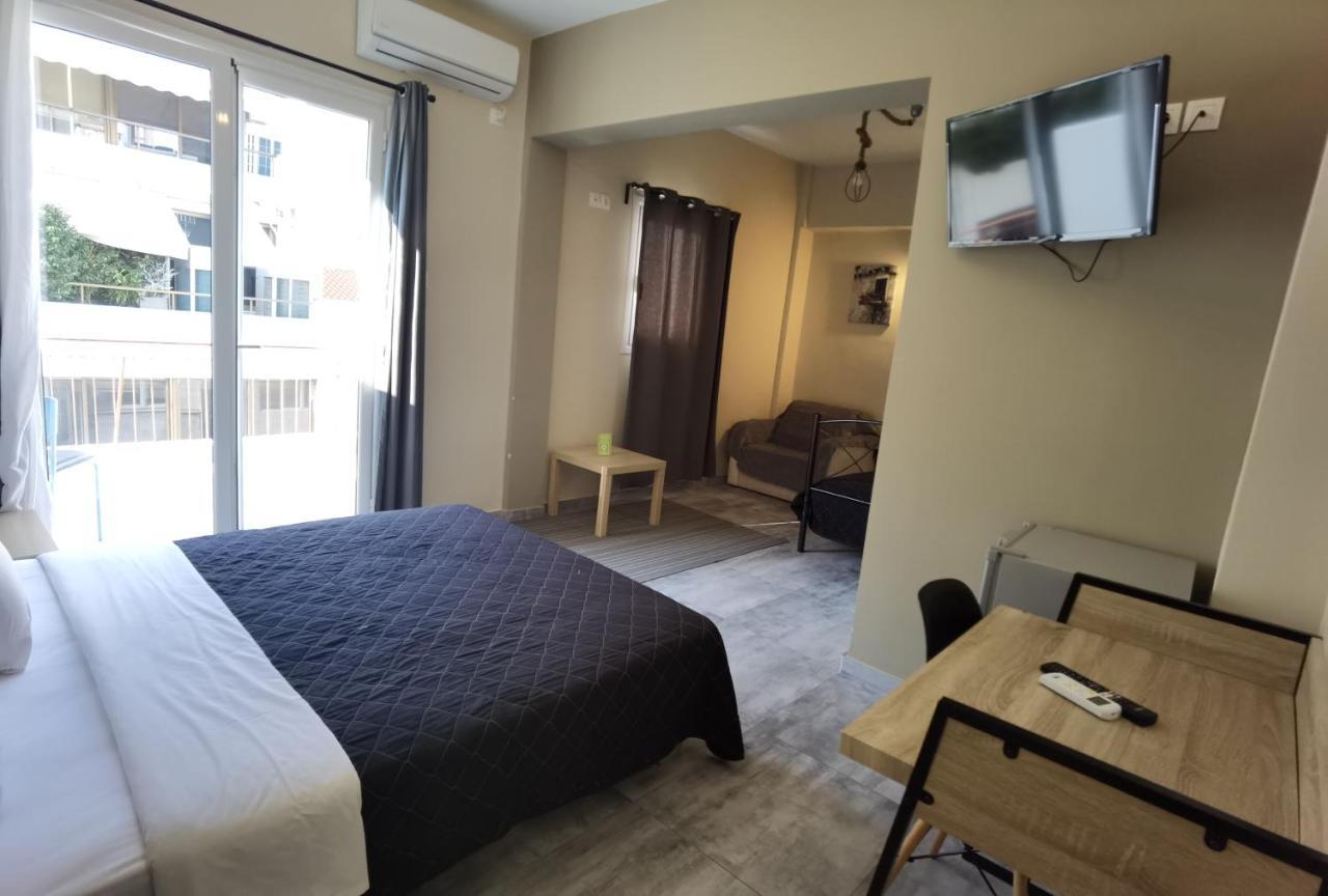 Achillion Hotel פיראוס מראה חיצוני תמונה
