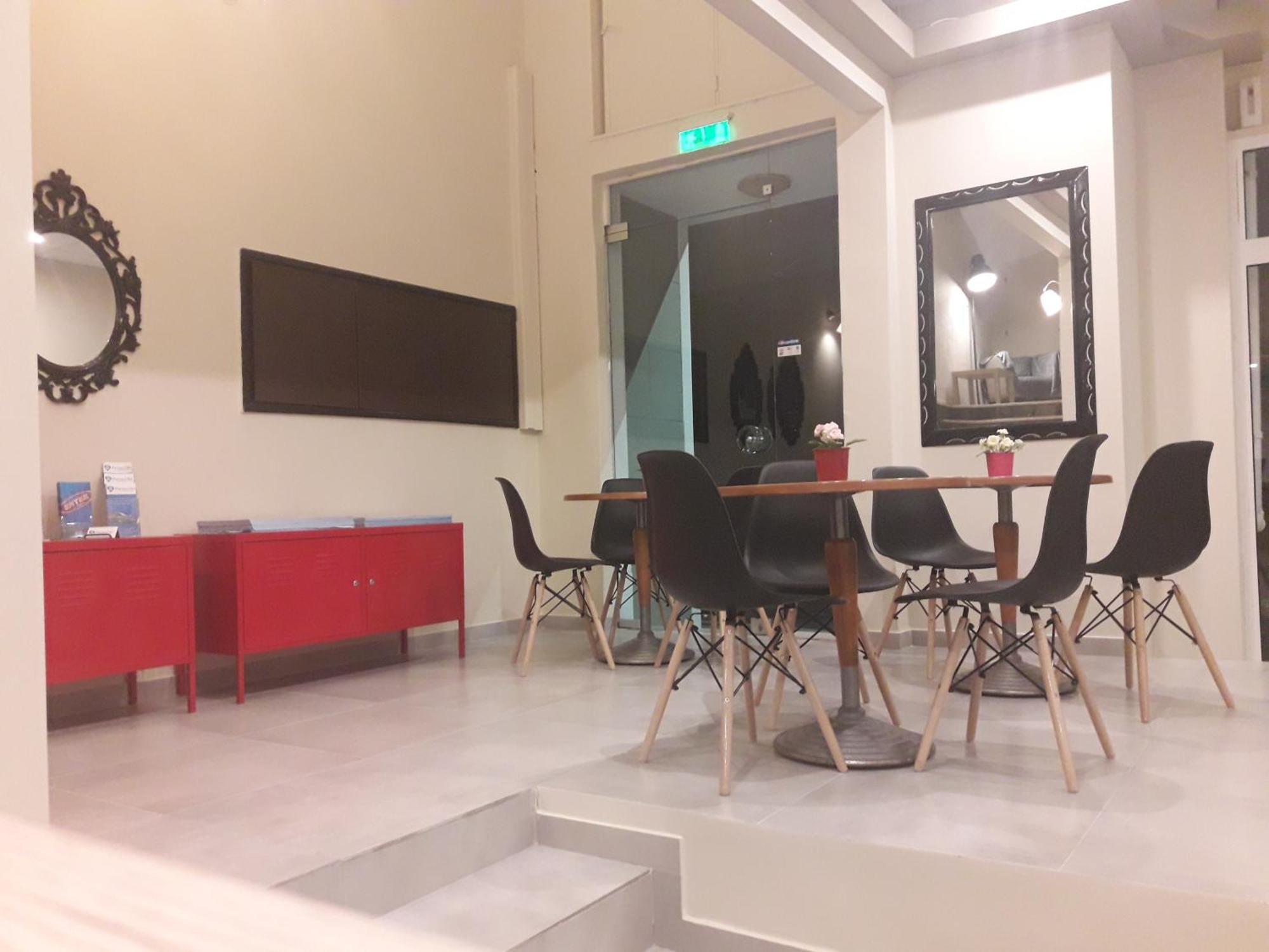 Achillion Hotel פיראוס מראה חיצוני תמונה