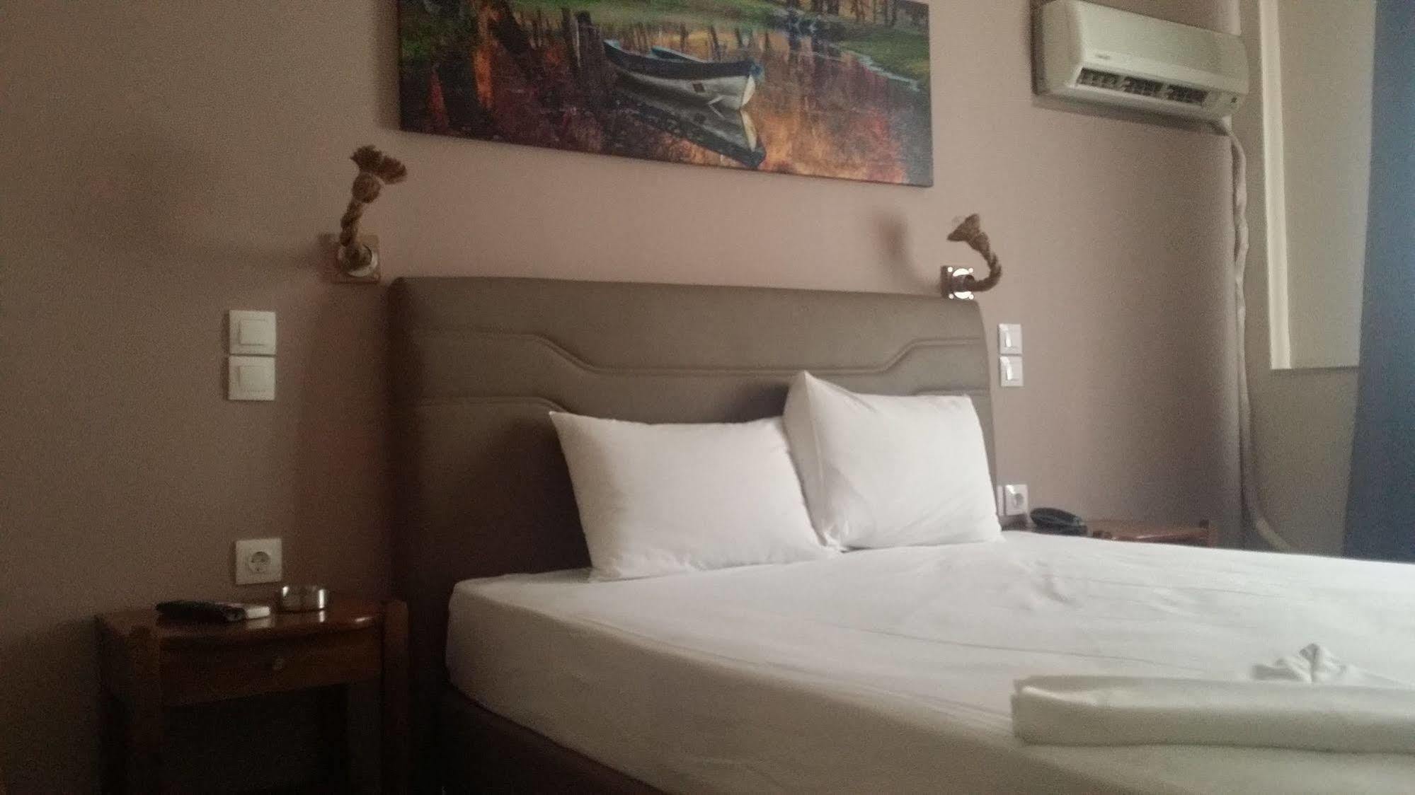 Achillion Hotel פיראוס מראה חיצוני תמונה