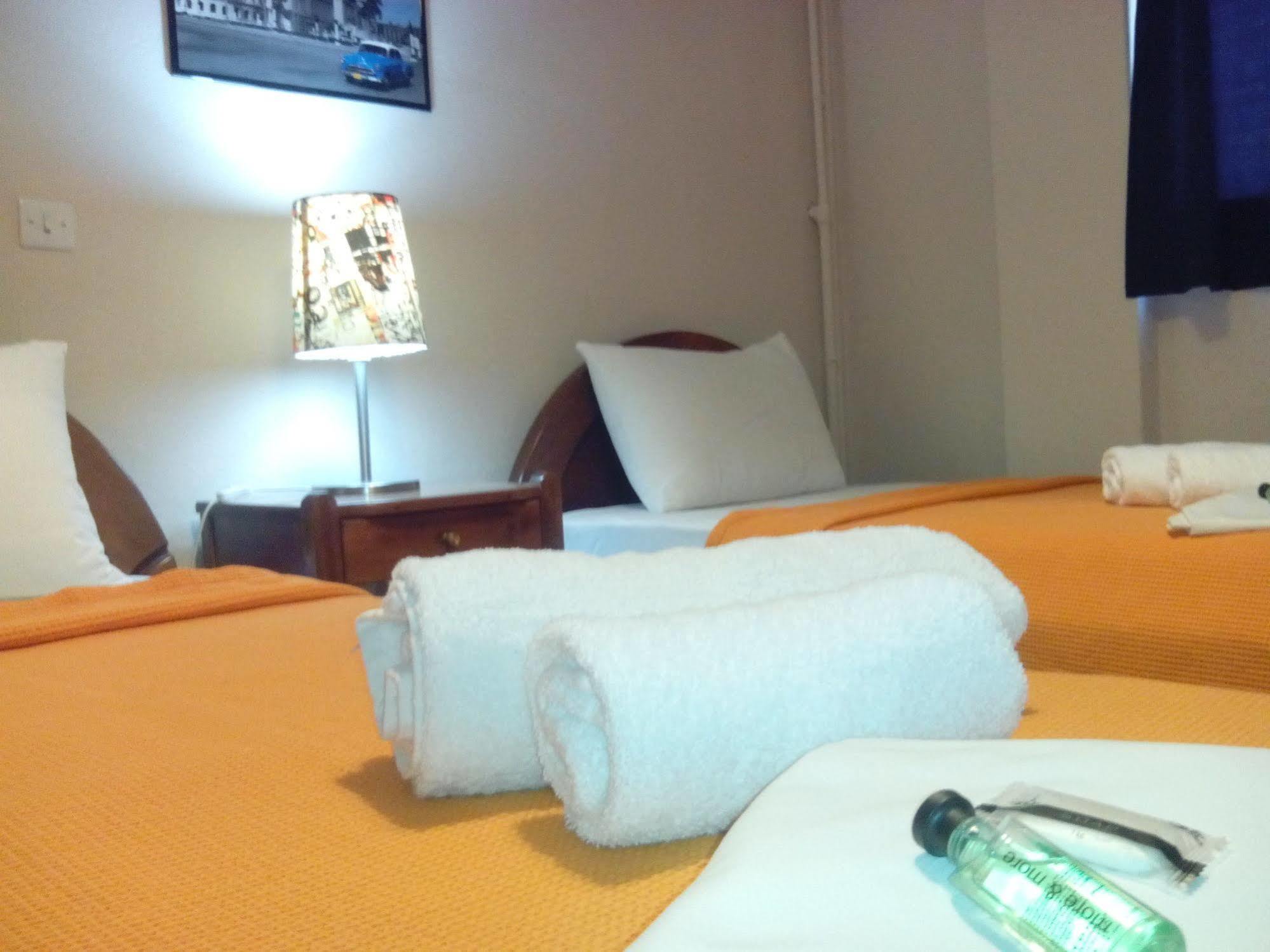 Achillion Hotel פיראוס מראה חיצוני תמונה