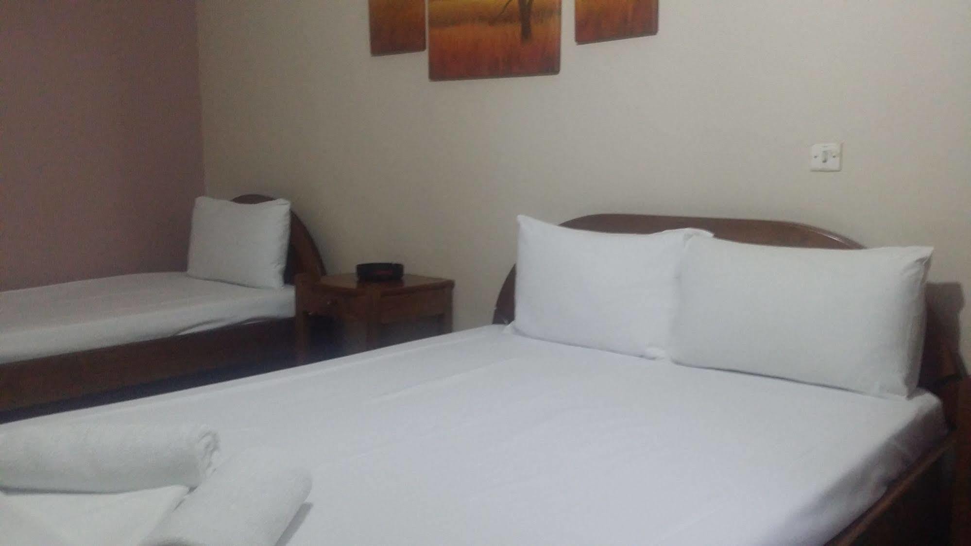 Achillion Hotel פיראוס מראה חיצוני תמונה